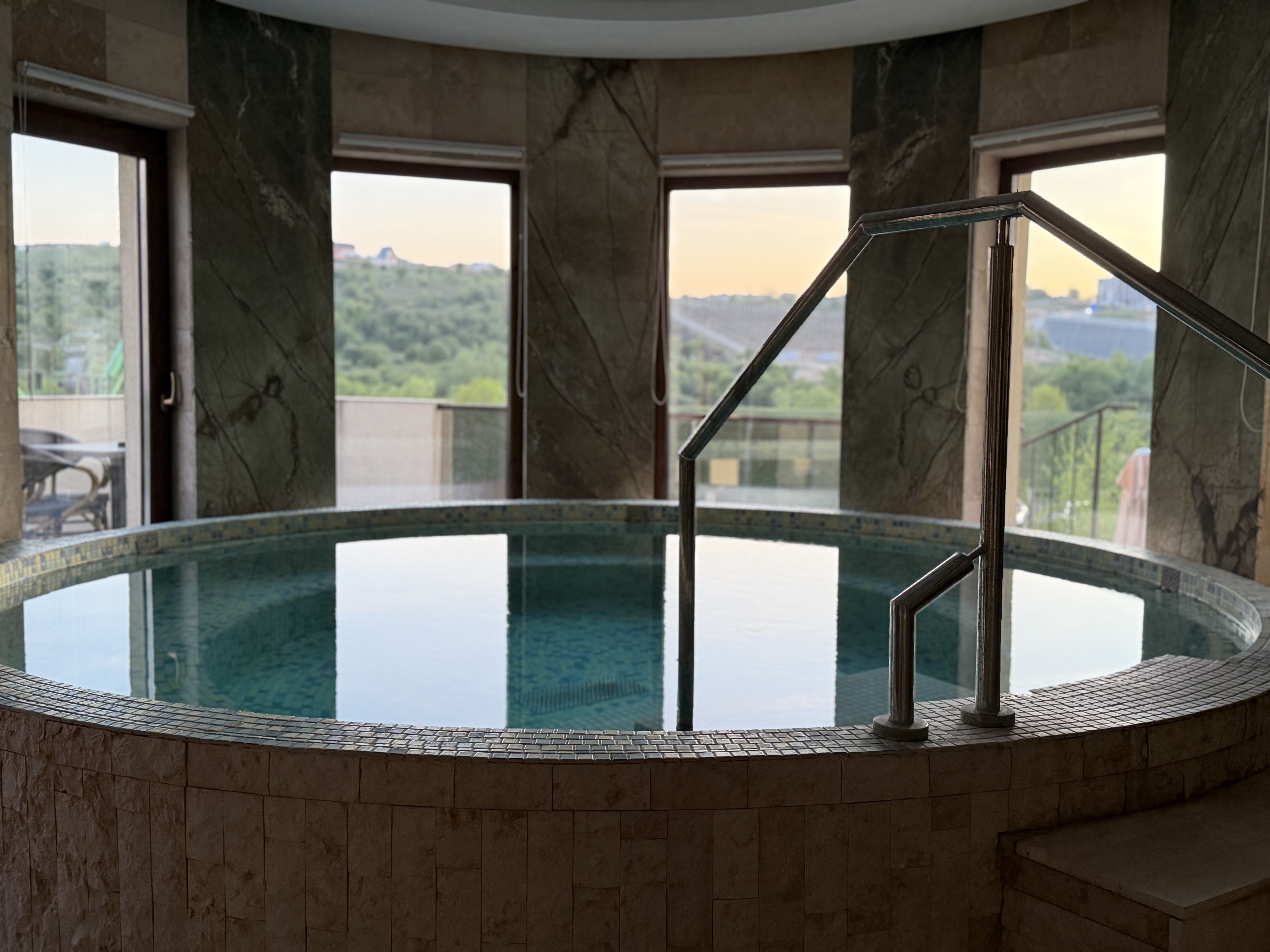 Piscină interioară